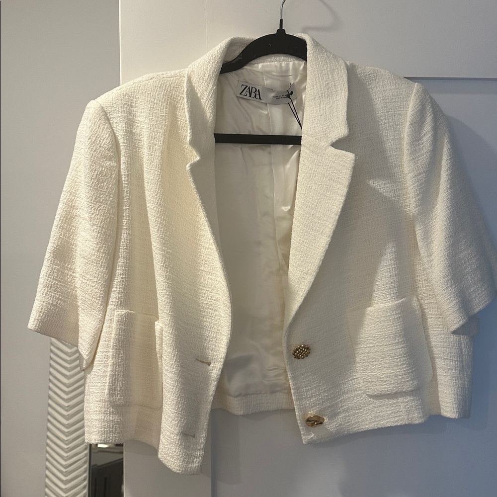 NWT!! White/cream short sleeve lightweight bouclee blazer